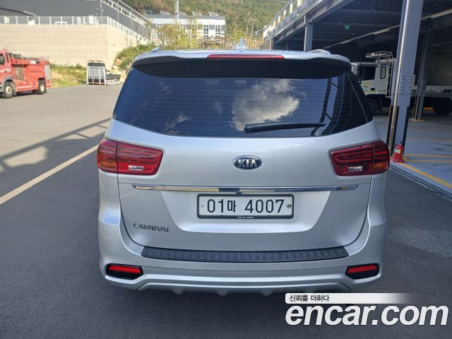 Kia Canival 2019 — photo 4