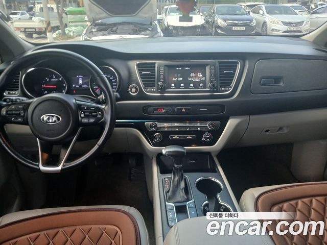 Kia Canival 2019 — photo 7