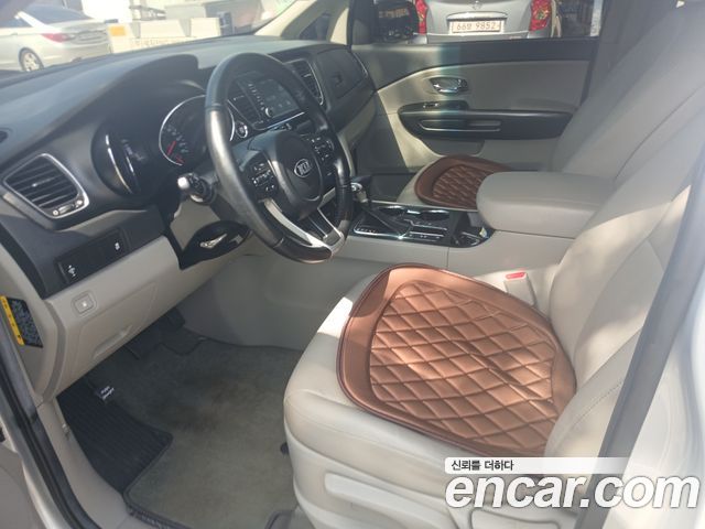 Kia Canival 2019 — photo 10