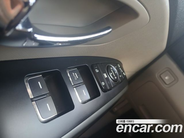 Kia Canival 2019 — photo 18