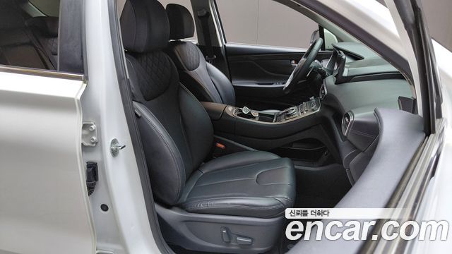 Hyundai Santafe 2022 — photo 18