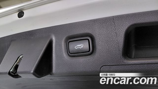 Hyundai Santafe 2022 — photo 25