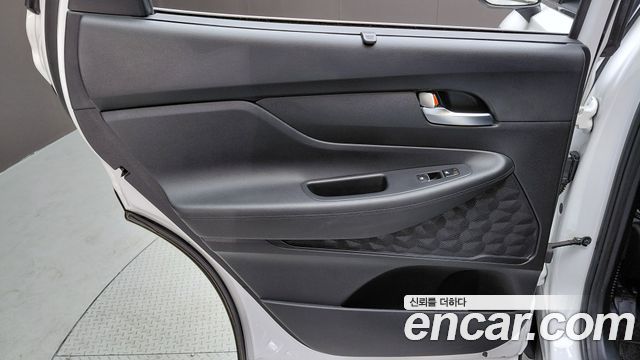Hyundai Santafe 2022 — photo 15