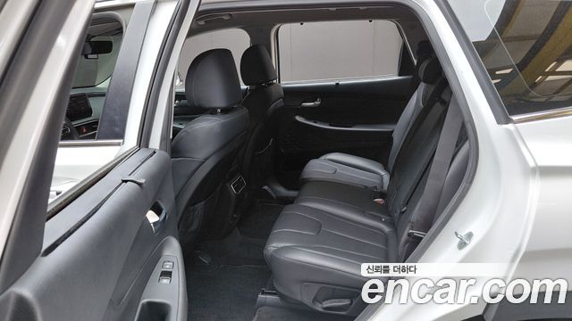 Hyundai Santafe 2022 — photo 16