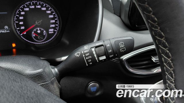 Hyundai Santafe 2022 — photo 29