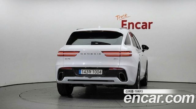 Genesis GV70 2023 — photo 4