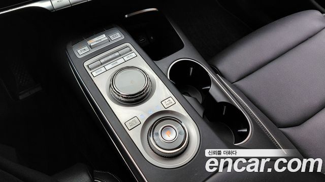Genesis GV70 2023 — photo 12