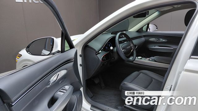 Genesis GV70 2023 — photo 13