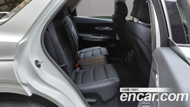 Genesis GV70 2023 — photo 17