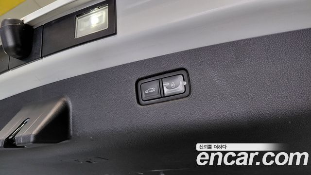 Genesis GV70 2023 — photo 25