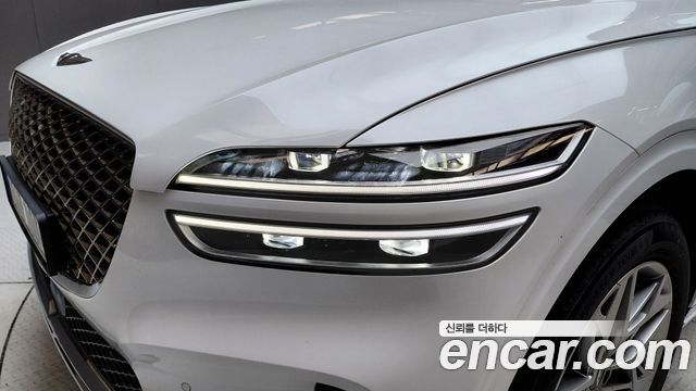 Genesis GV70 2023 — photo 8