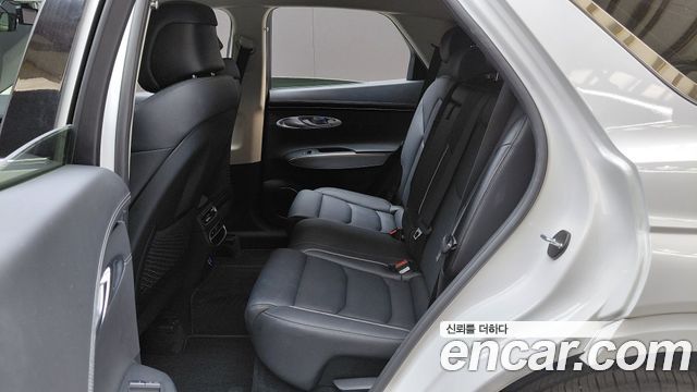 Genesis GV70 2023 — photo 16
