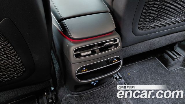 Genesis GV70 2023 — photo 32