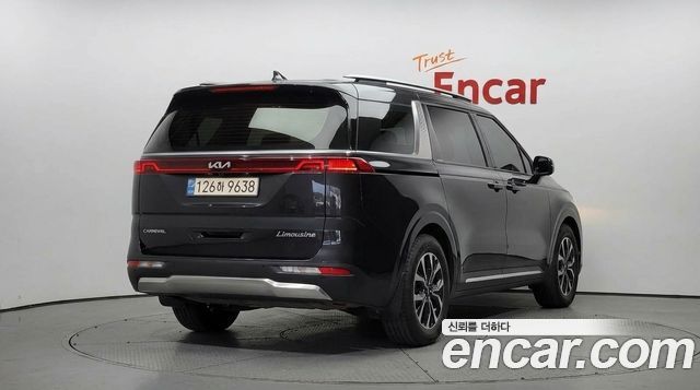 Kia Canival 2023 — photo 2