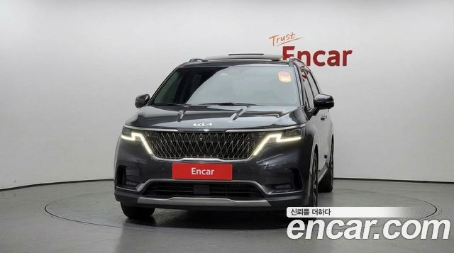 Kia Canival 2023 — photo 3