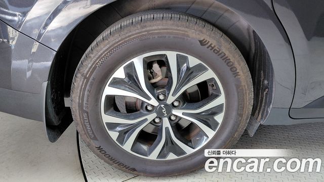 Kia Canival 2023 — photo 5