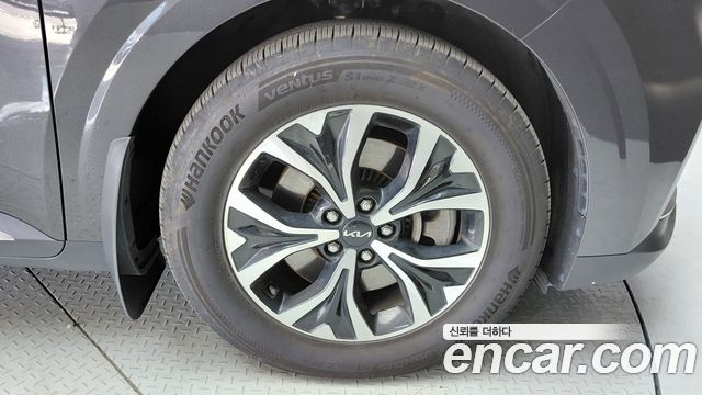 Kia Canival 2023 — photo 7