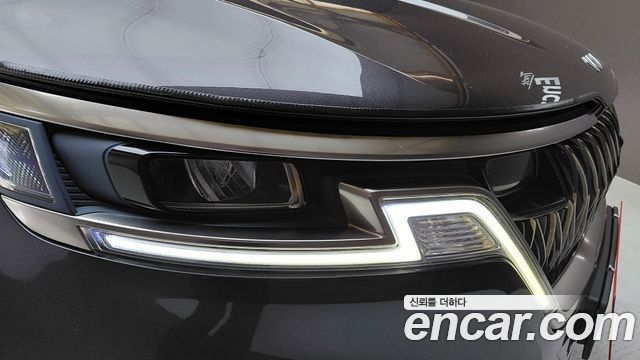 Kia Canival 2023 — photo 8