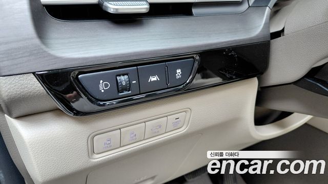 Kia Canival 2023 — photo 27