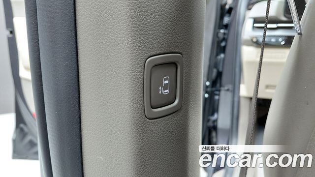 Kia Canival 2023 — photo 30