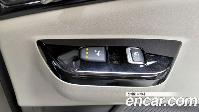 Kia Canival 2023 — photo 31