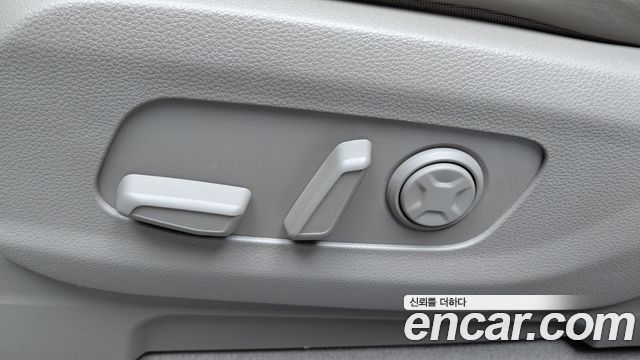 Kia Canival 2023 — photo 32