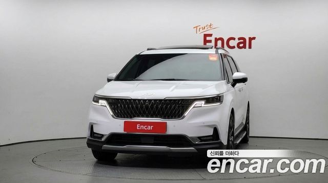Kia Canival 2023 — photo 3