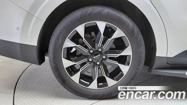 Kia Canival 2023 — photo 5