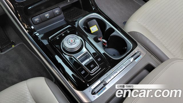Kia Canival 2023 — photo 12