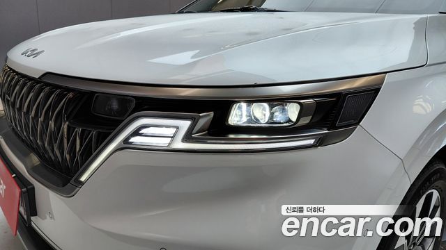 Kia Canival 2023 — photo 8