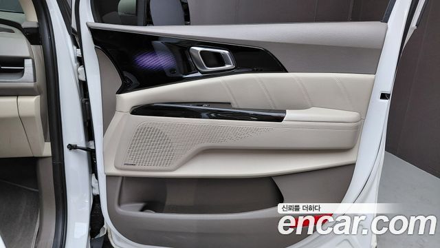 Kia Canival 2023 — photo 15