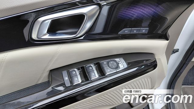 Kia Canival 2023 — photo 32