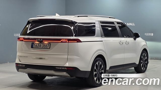 Kia Canival 2021 — photo 3