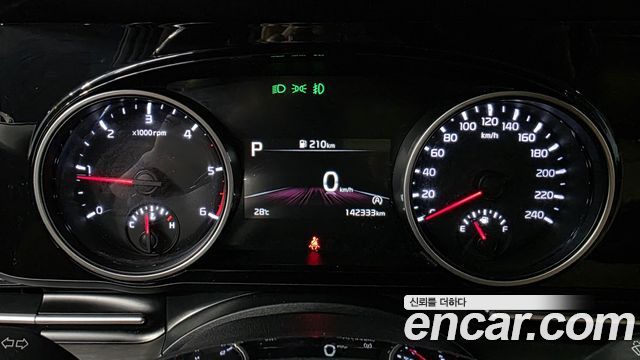 Kia Canival 2021 — photo 8