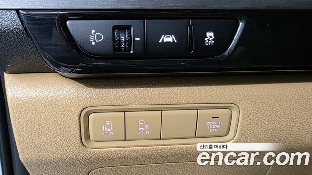 Kia Canival 2021 — photo 18