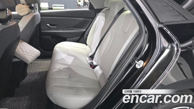 Hyundai AVANTE 2021 — photo 16