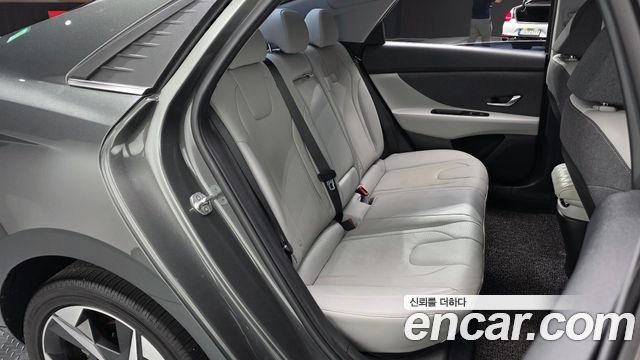 Hyundai AVANTE 2022 — photo 17