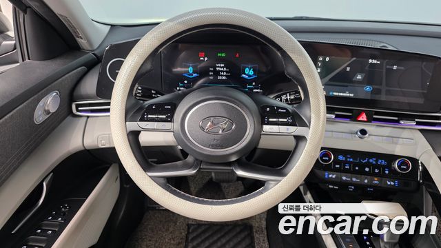 Hyundai AVANTE 2022 — photo 19