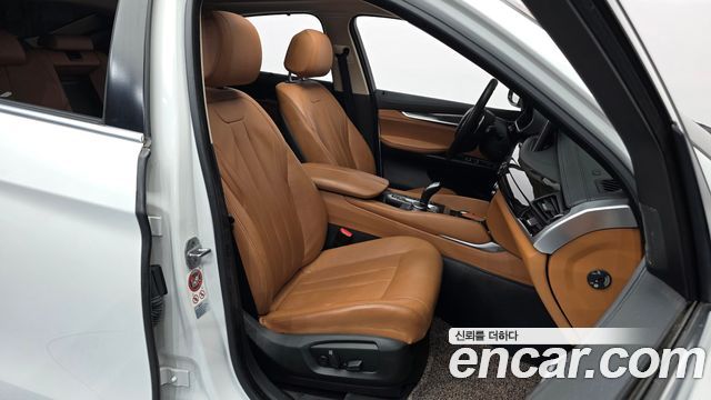 BMW X6 2018 — photo 11