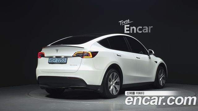 Tesla Model Y 2021 — photo 2