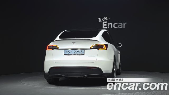 Tesla Model Y 2021 — photo 4