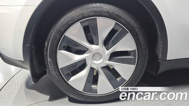 Tesla Model Y 2021 — photo 5