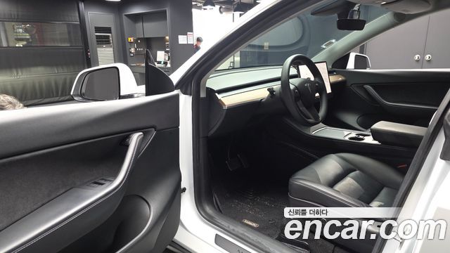 Tesla Model Y 2021 — photo 13