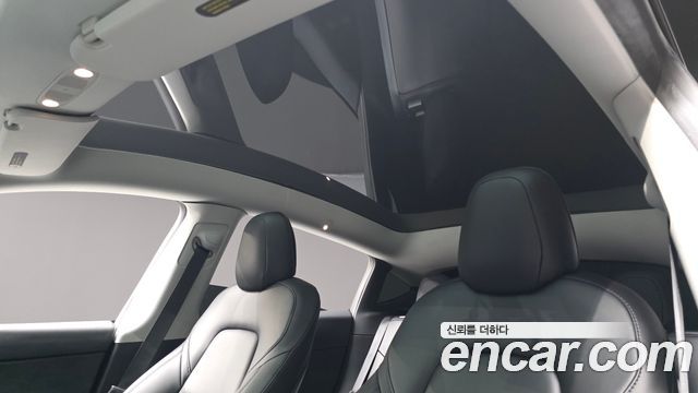 Tesla Model Y 2021 — photo 23
