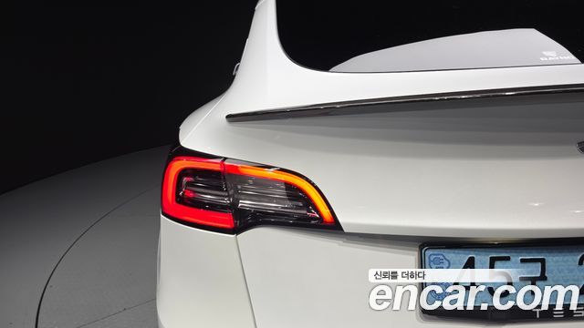 Tesla Model Y 2021 — photo 9