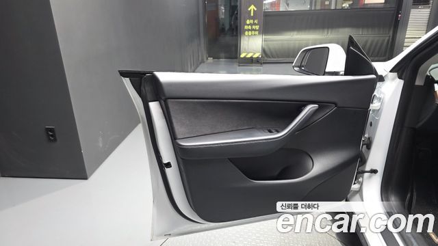 Tesla Model Y 2021 — photo 14