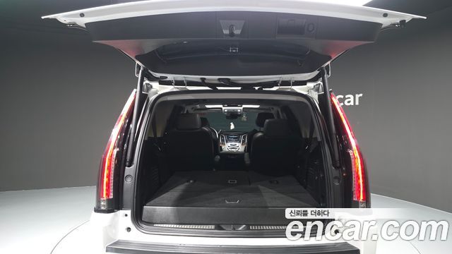 Cadillac Escalade 2020 — photo 26