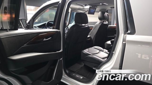 Cadillac Escalade 2020 — photo 16