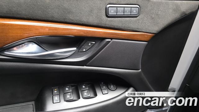 Cadillac Escalade 2020 — photo 28
