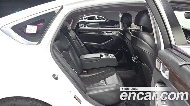 Genesis G80 2017 — photo 17